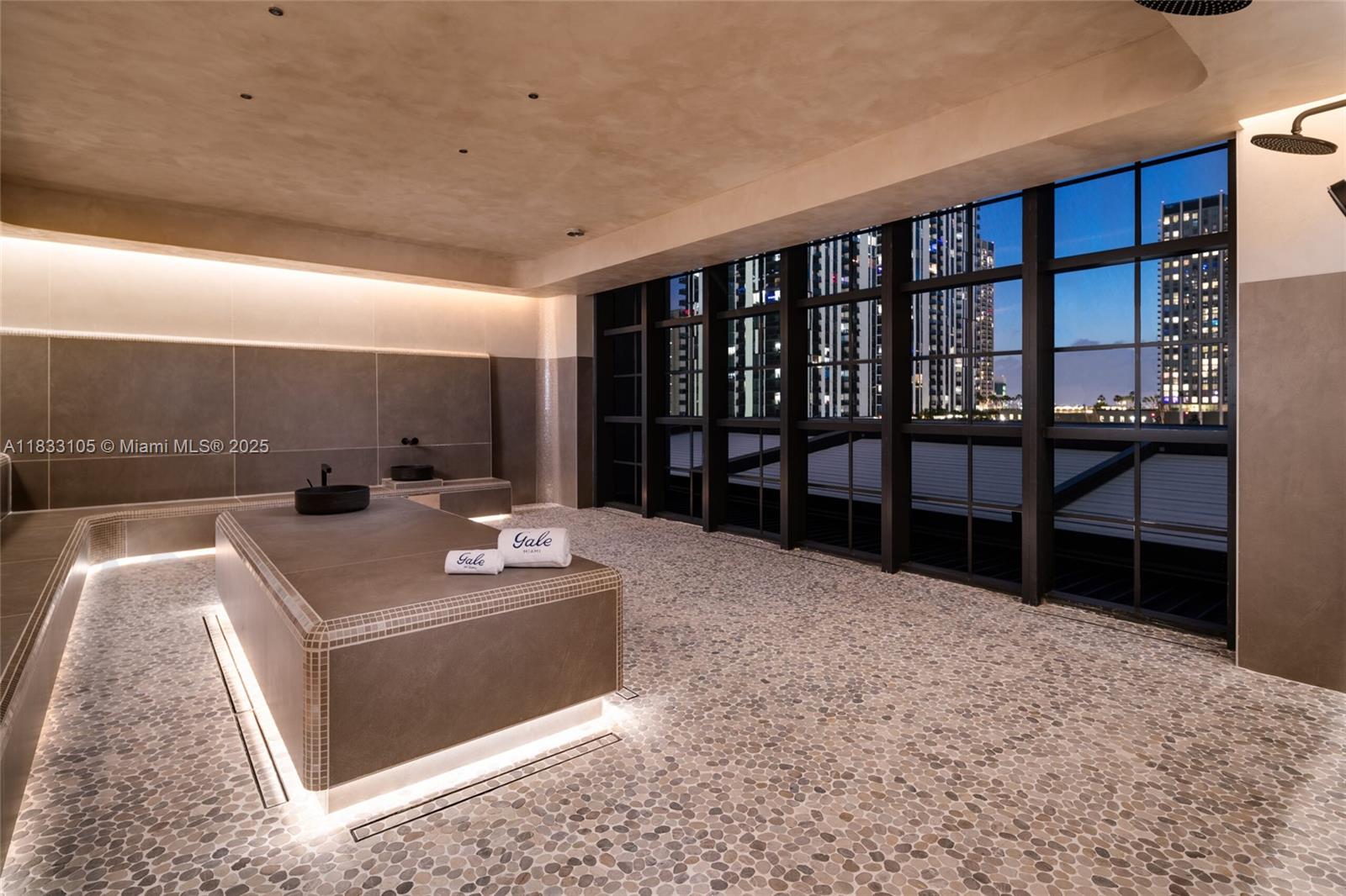 GALE RESIDENCES - Residential