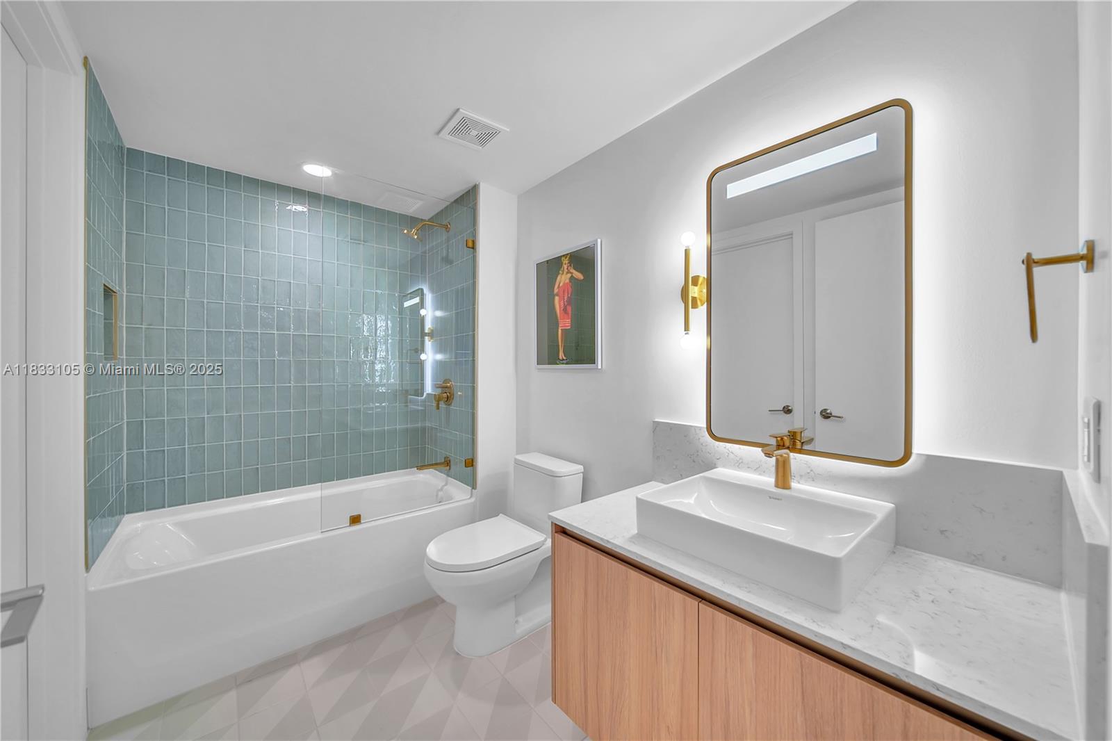 GALE RESIDENCES - Residential