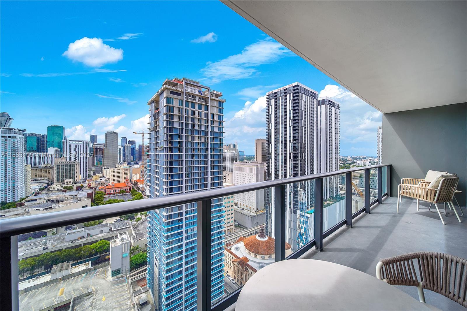 GALE RESIDENCES - Residential