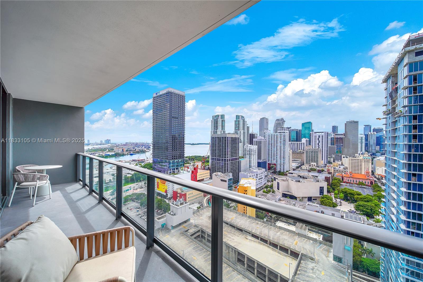 GALE RESIDENCES - Residential