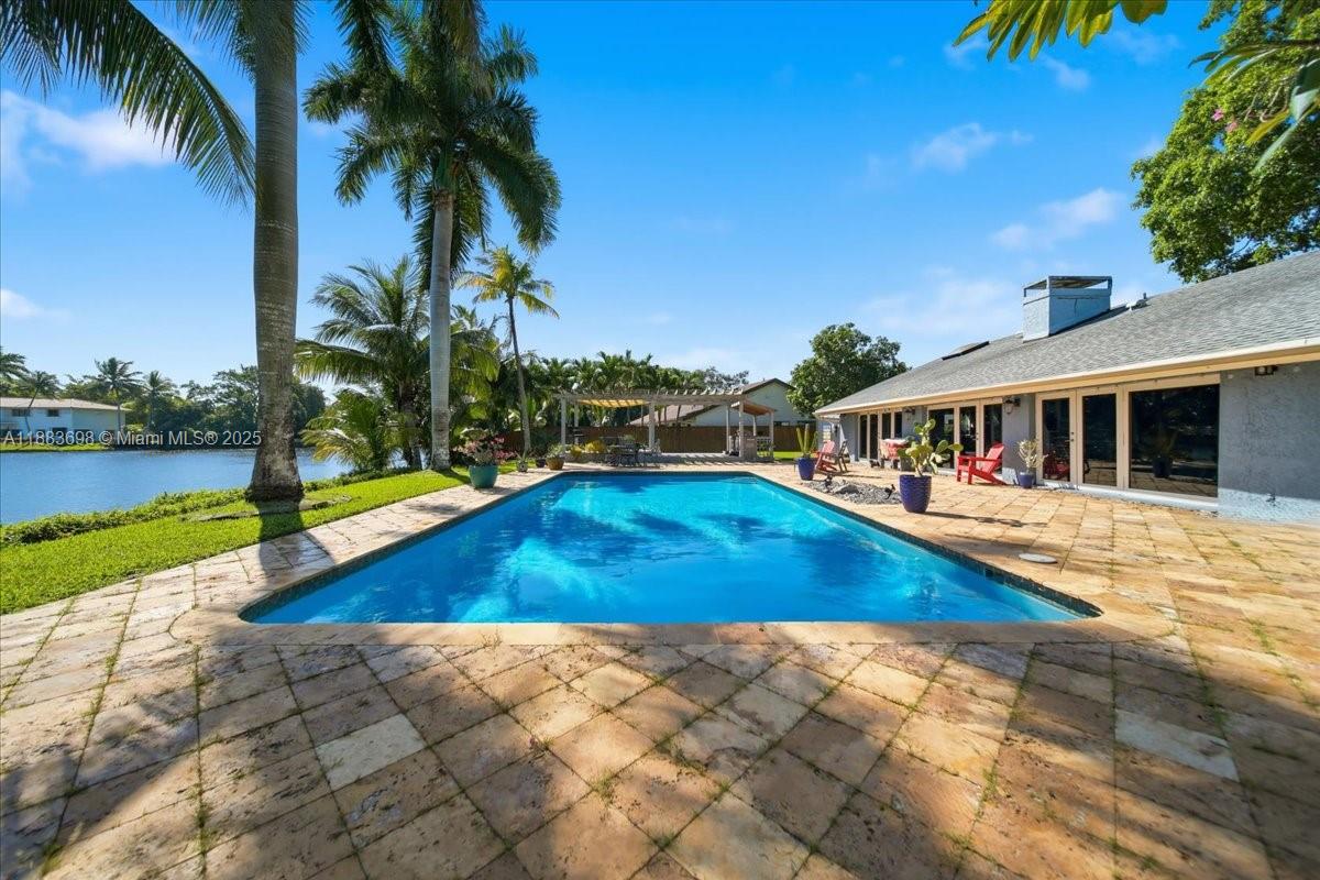 DAVIDE ISLES - Residential