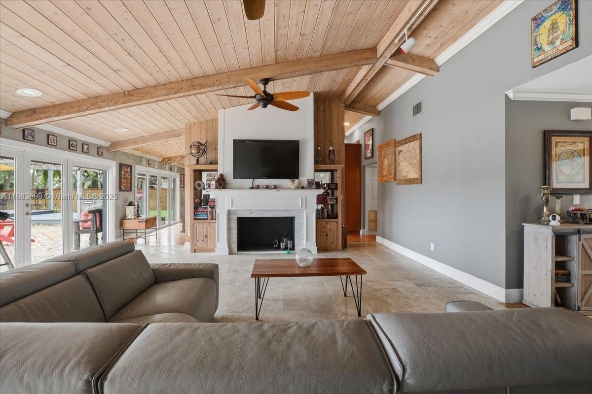 DAVIDE ISLES - Residential