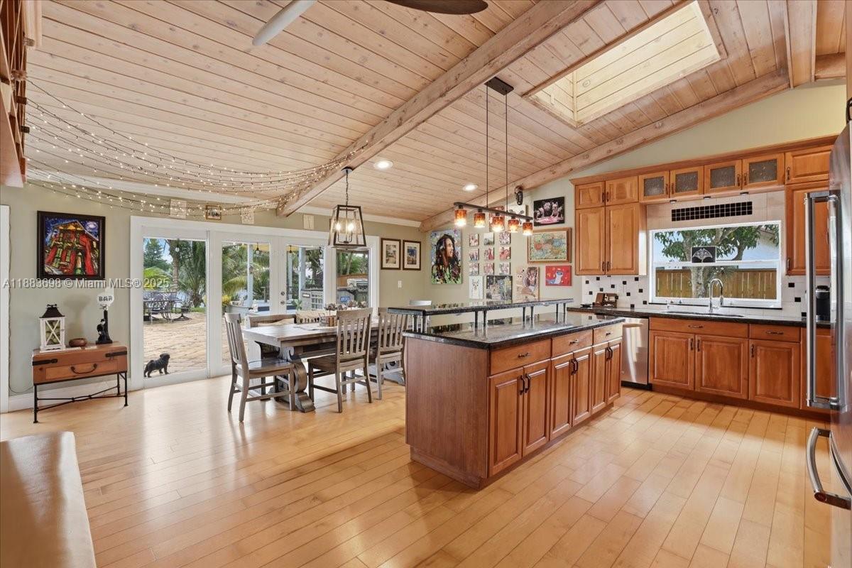 DAVIDE ISLES - Residential