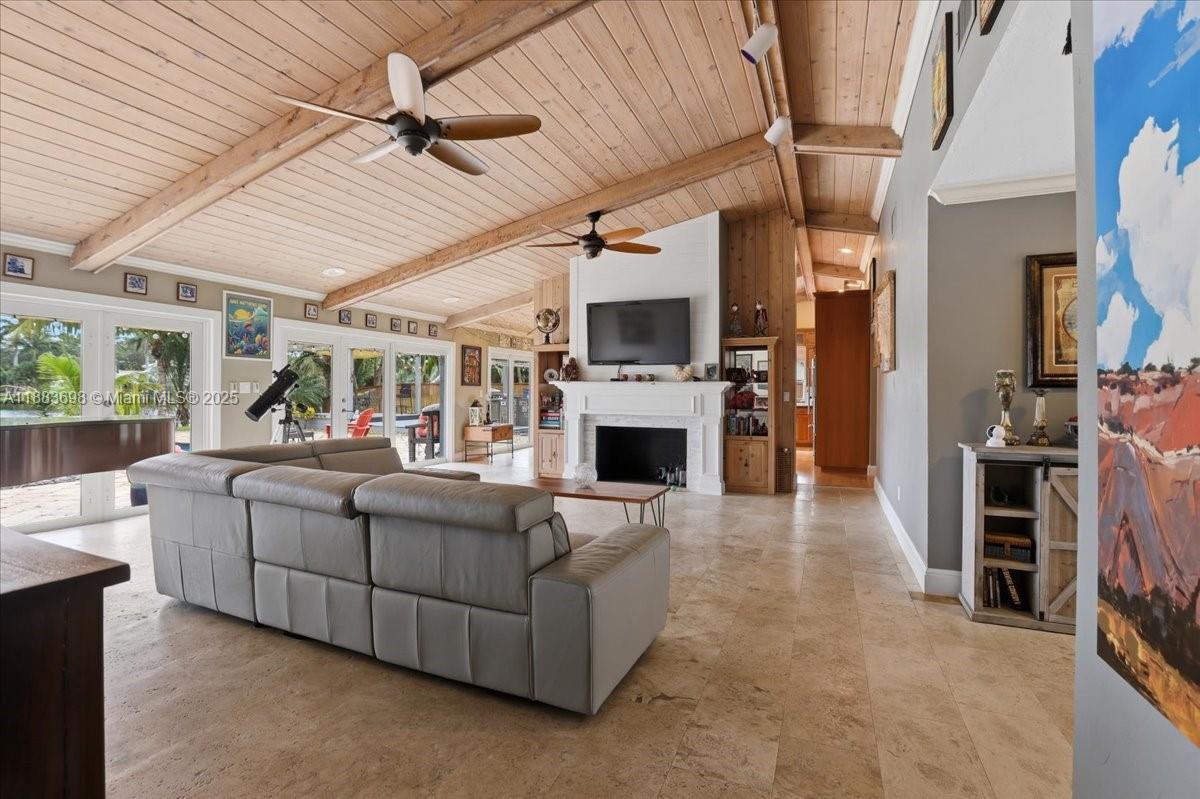 DAVIDE ISLES - Residential