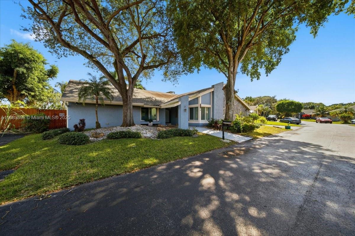 DAVIDE ISLES - Residential