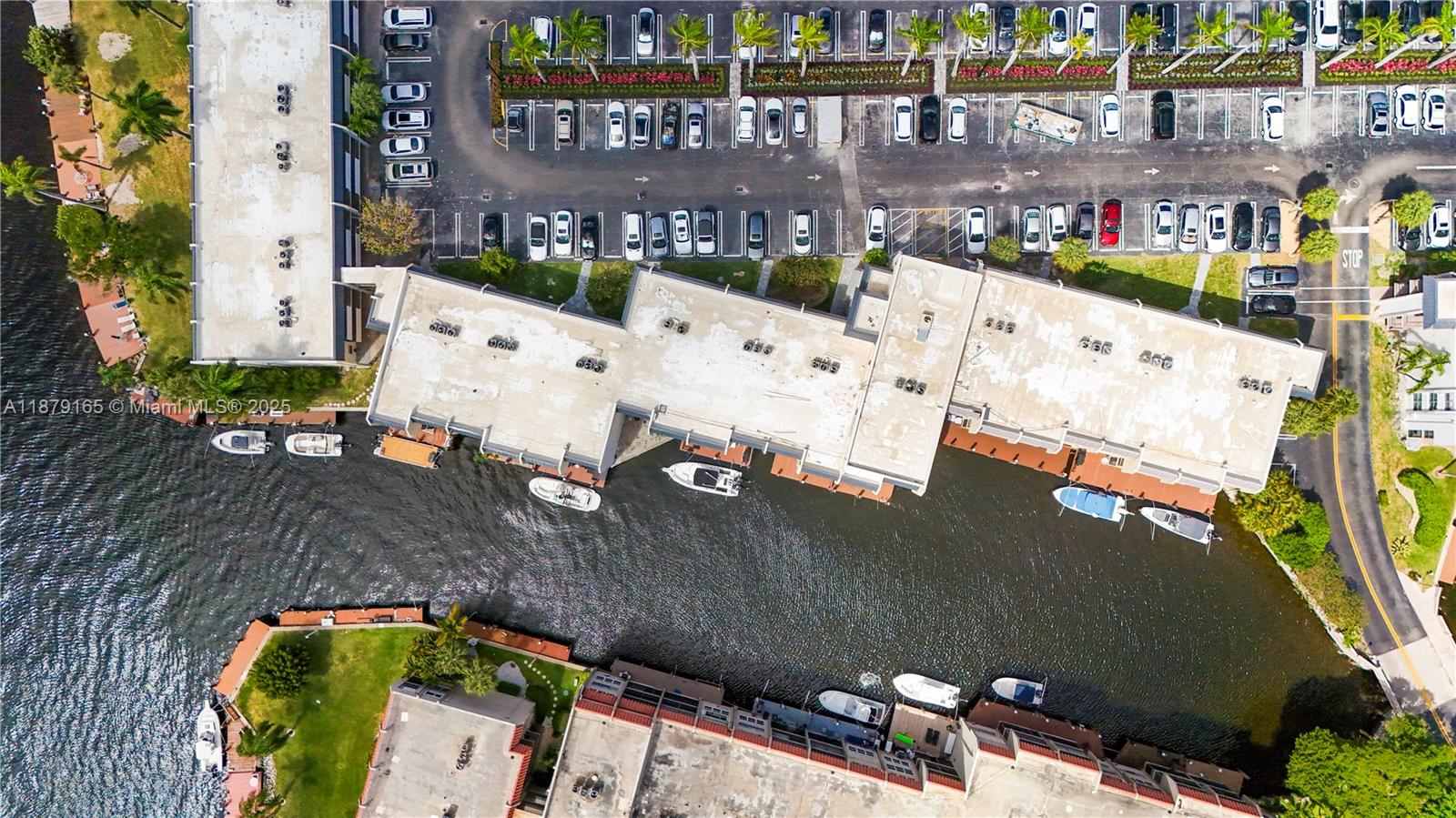 ISLAND CLUB ONE CONDO - Residential