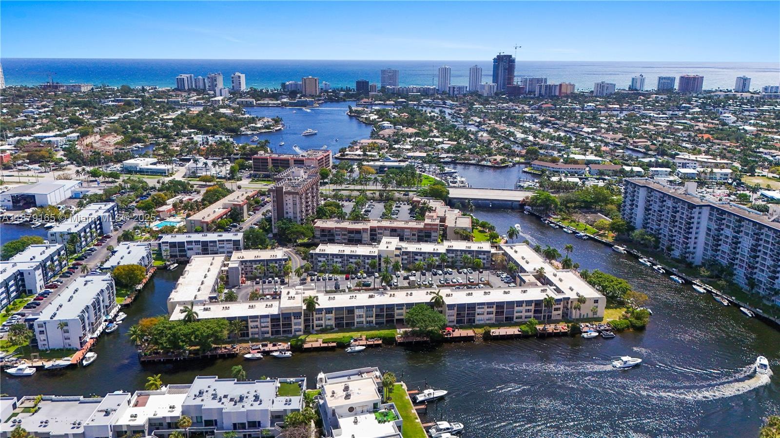 ISLAND CLUB ONE CONDO - Residential