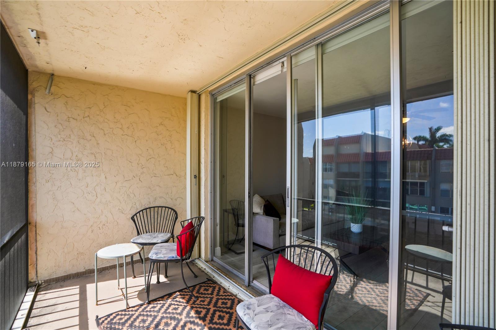 ISLAND CLUB ONE CONDO - Residential