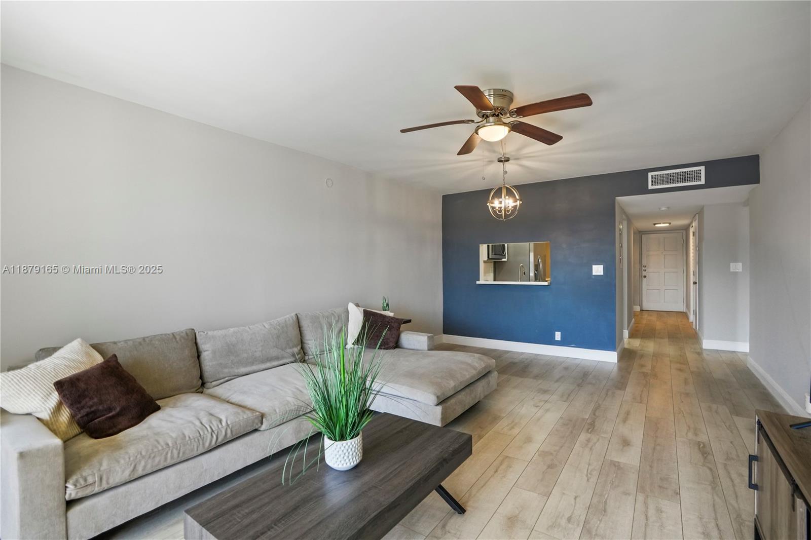 ISLAND CLUB ONE CONDO - Residential