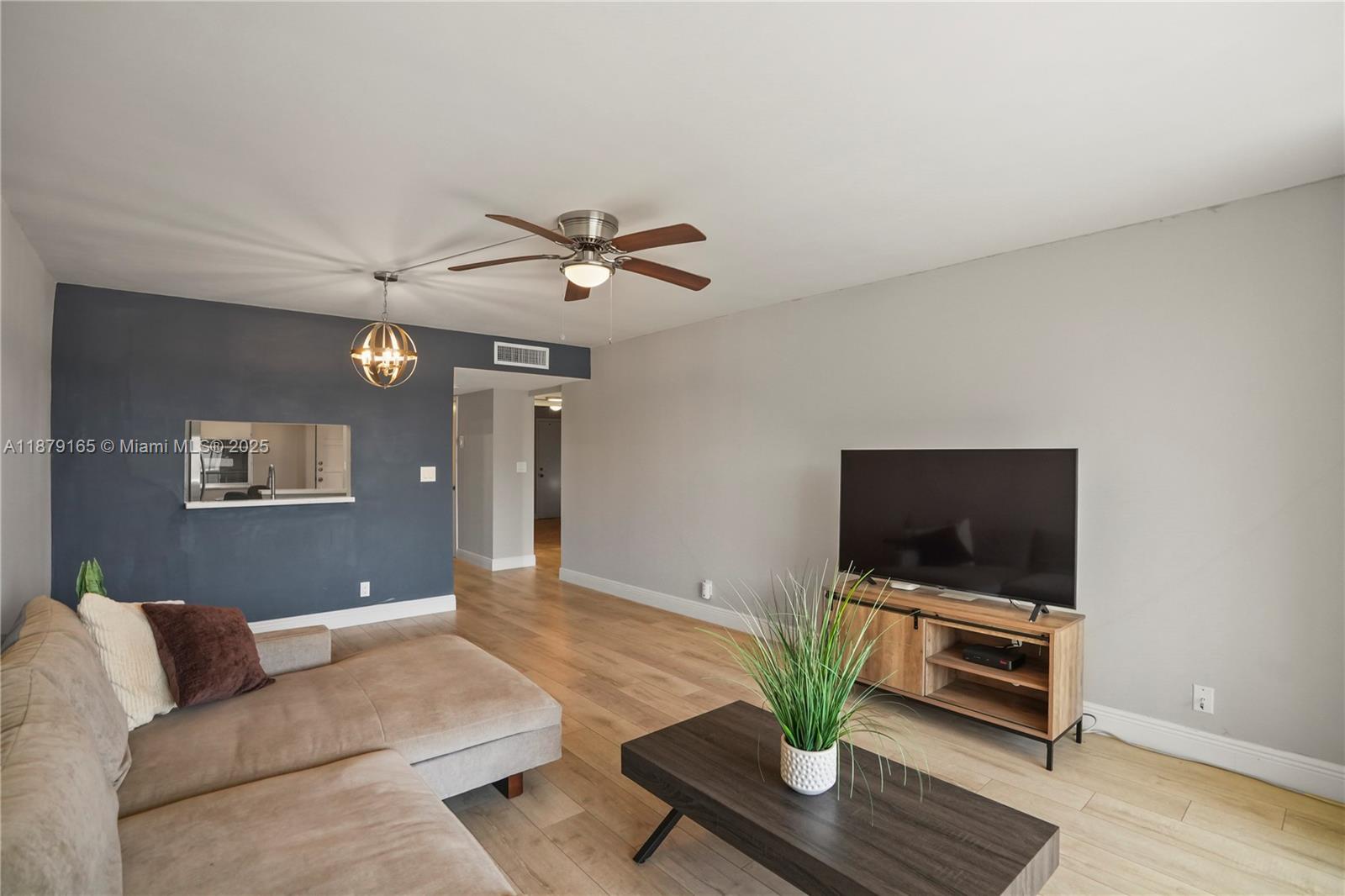 ISLAND CLUB ONE CONDO - Residential