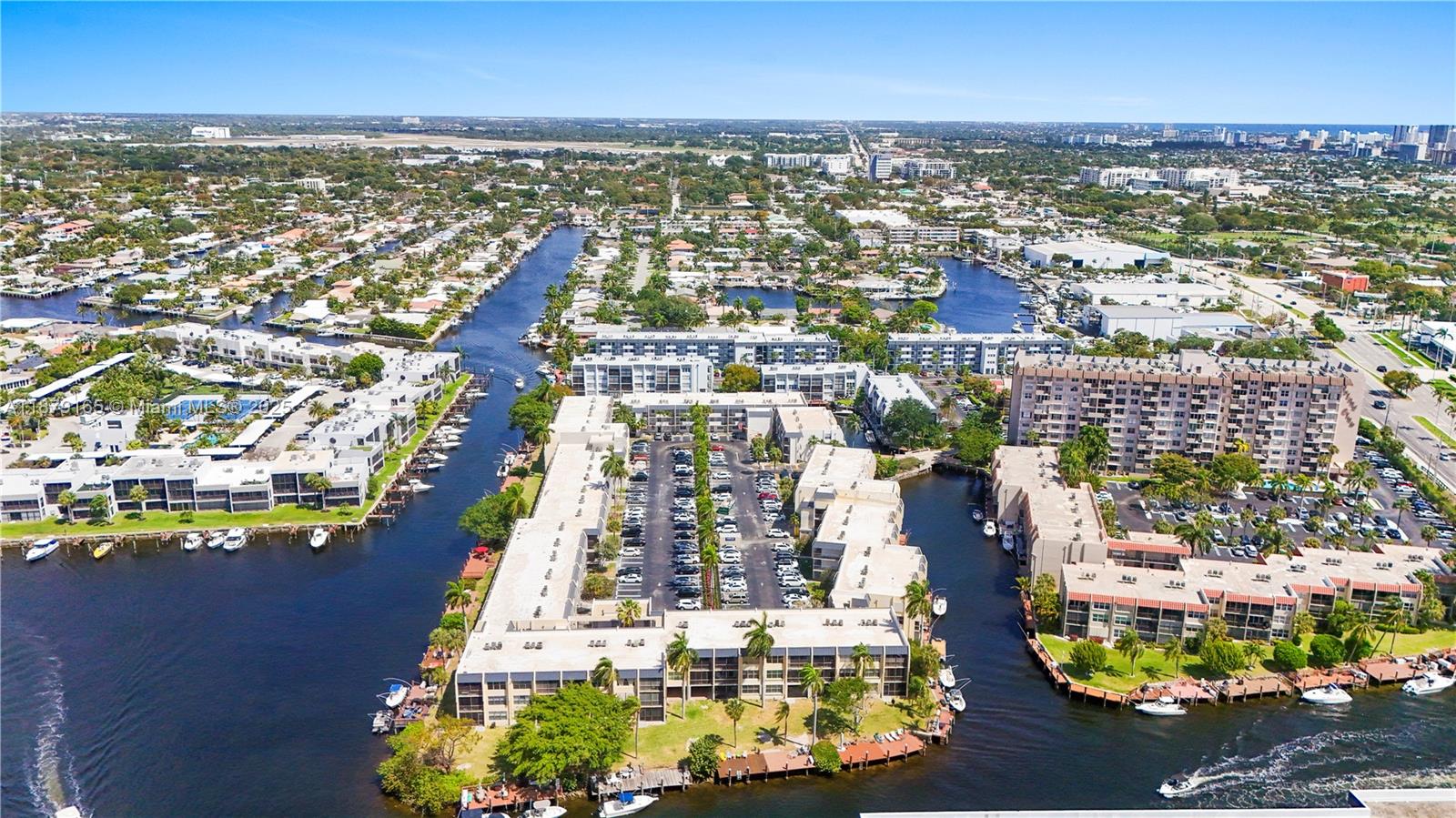 ISLAND CLUB ONE CONDO - Residential