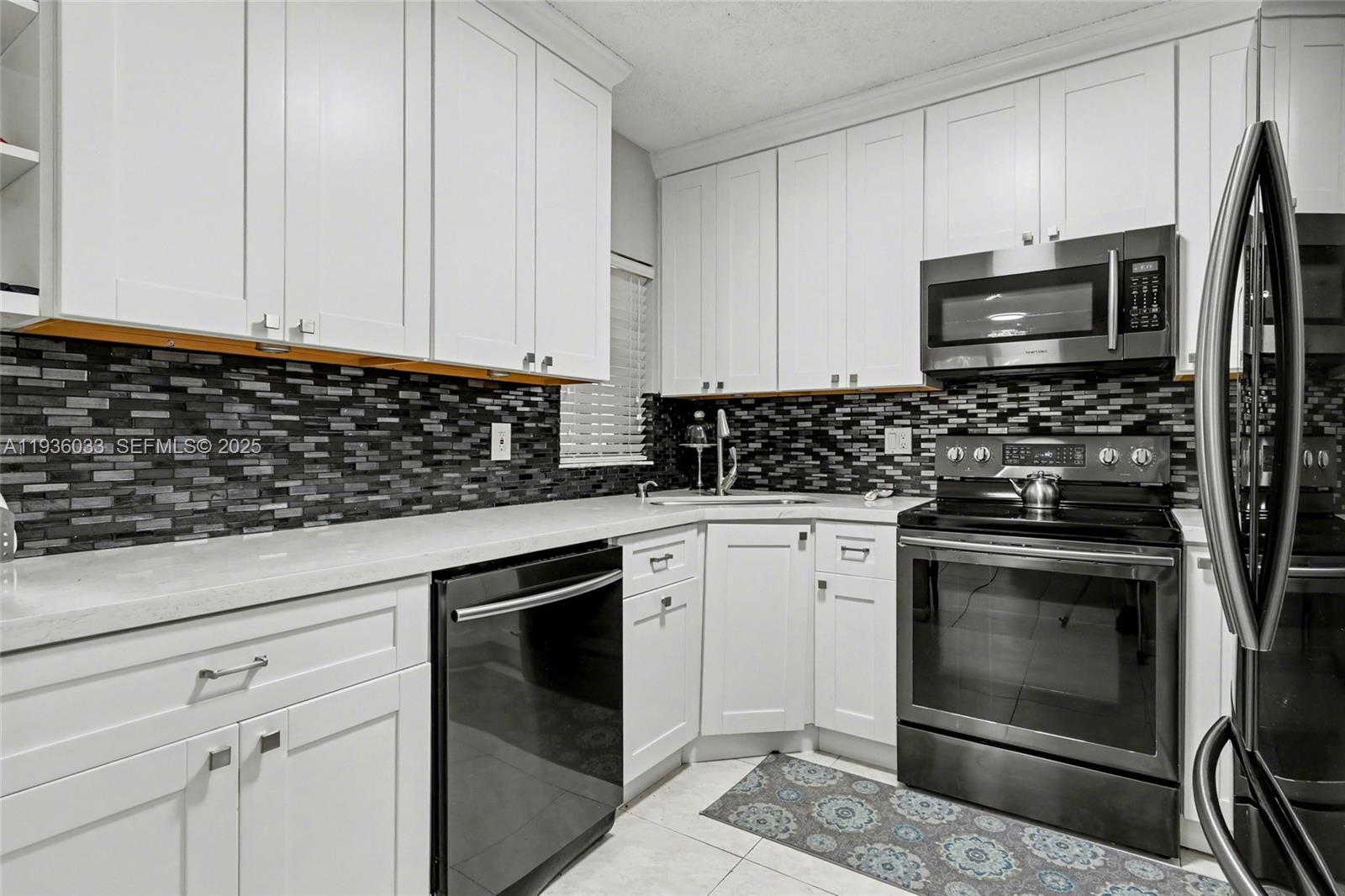 BAYWOOD VILLAGE III-B - Residential