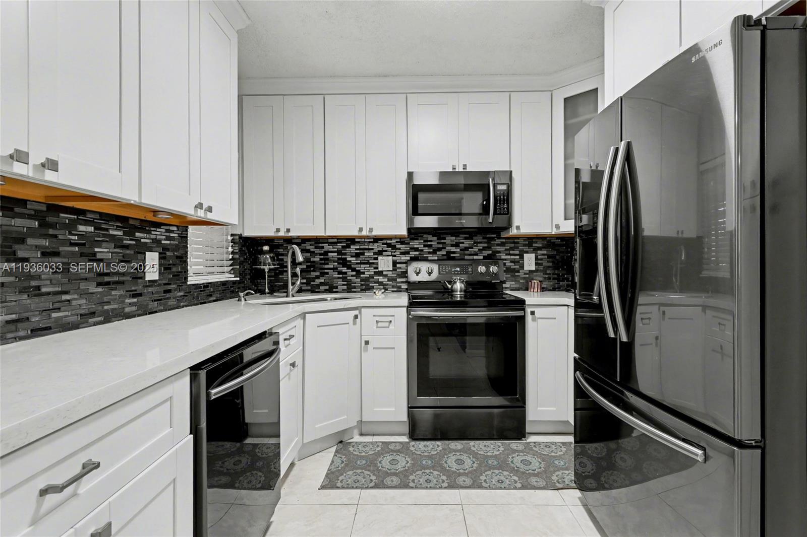 BAYWOOD VILLAGE III-B - Residential