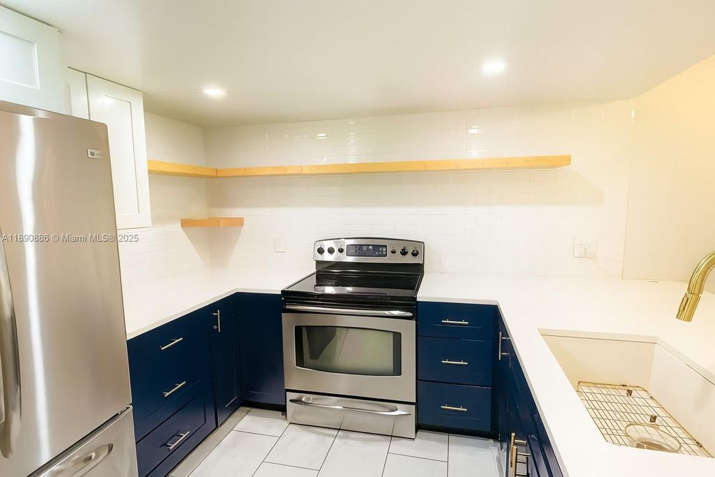 Photo of 4231 SW 70th Ter, Davie, FL 33314 (MLS # A11890886)