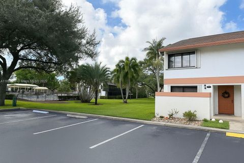 Photo of 4231 SW 70th Ter, Davie, FL 33314 (MLS # A11890886)