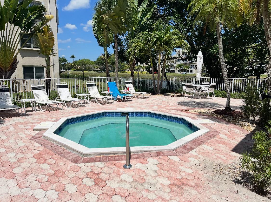 KINGS CREEK SO CONDO - Residential