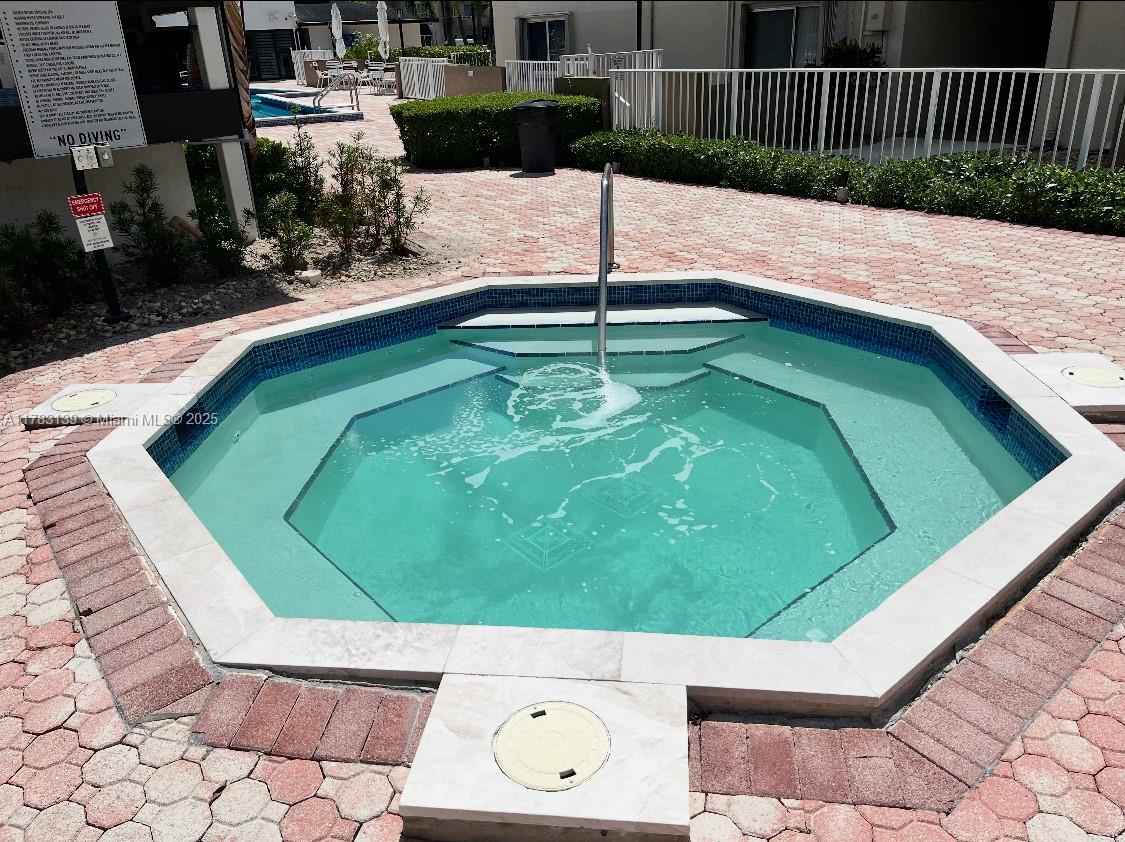 KINGS CREEK SO CONDO - Residential