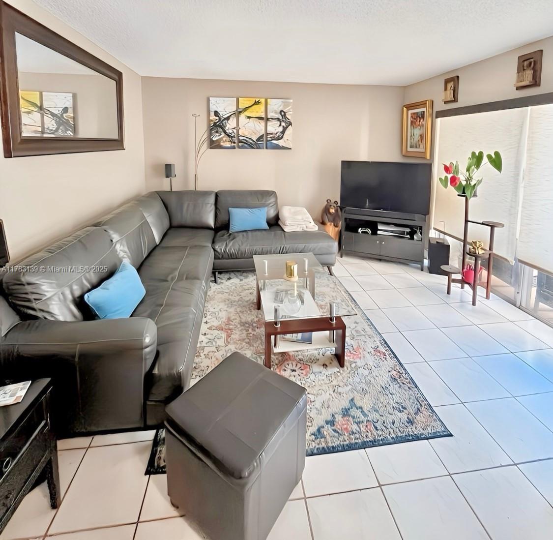 KINGS CREEK SO CONDO - Residential