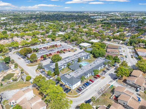 2221 NW 58th Ave Lauderhill FL 33313