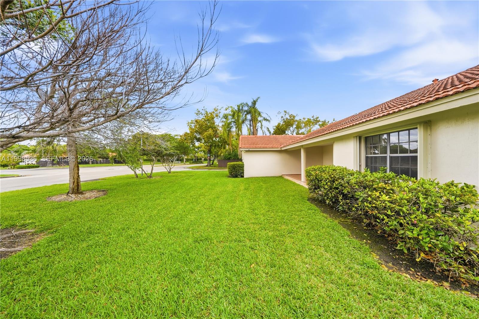 THE MANSIONS - Residential