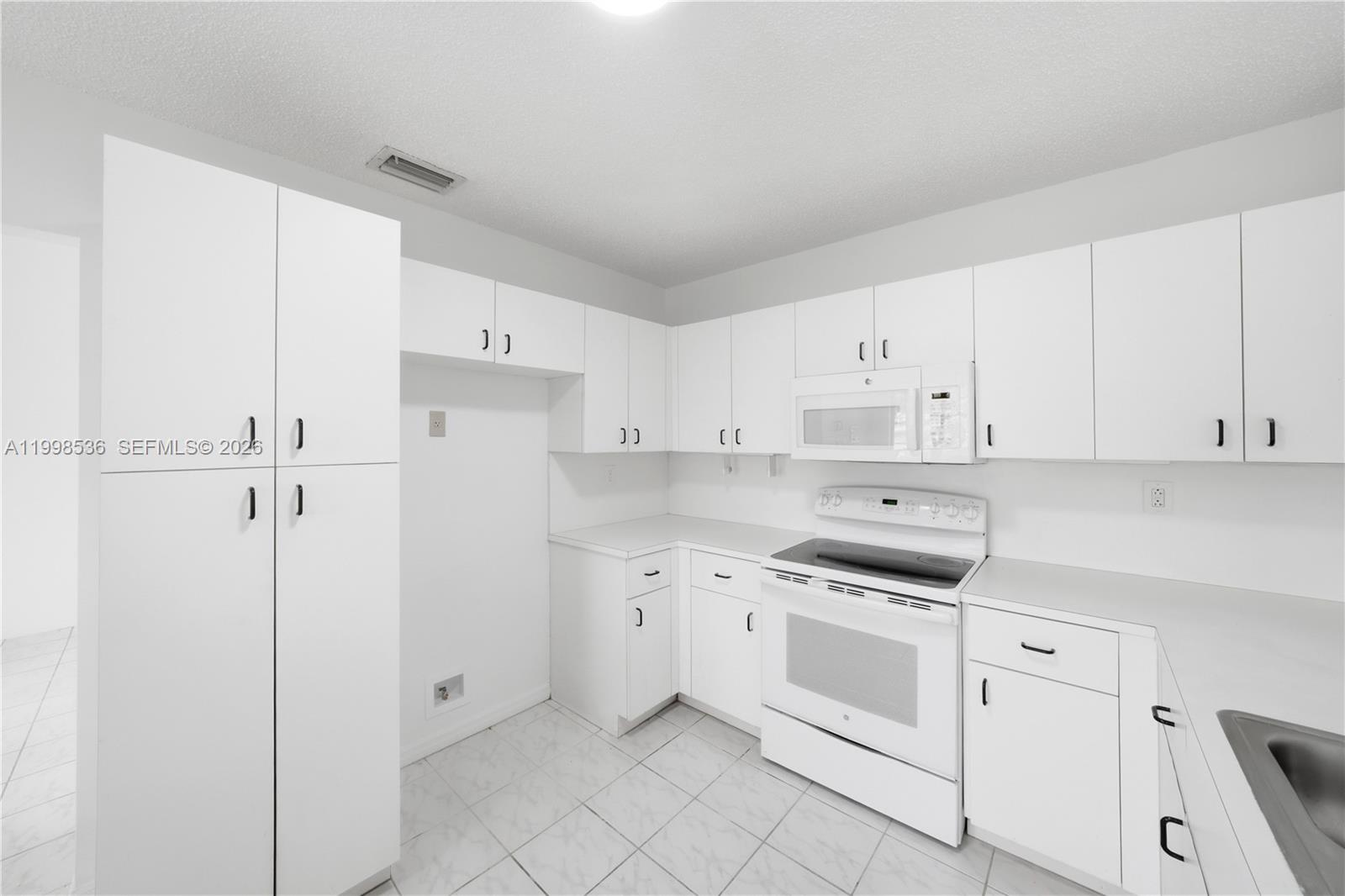 THE MANSIONS - Residential