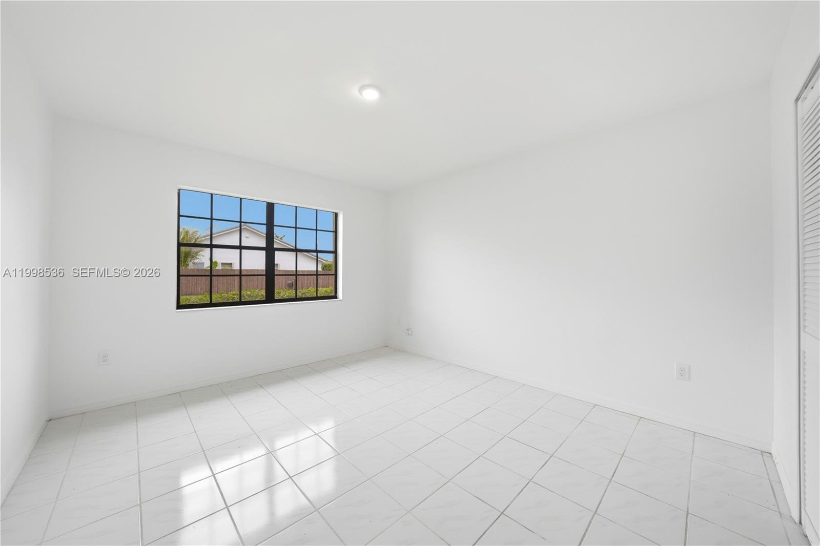 THE MANSIONS - Residential