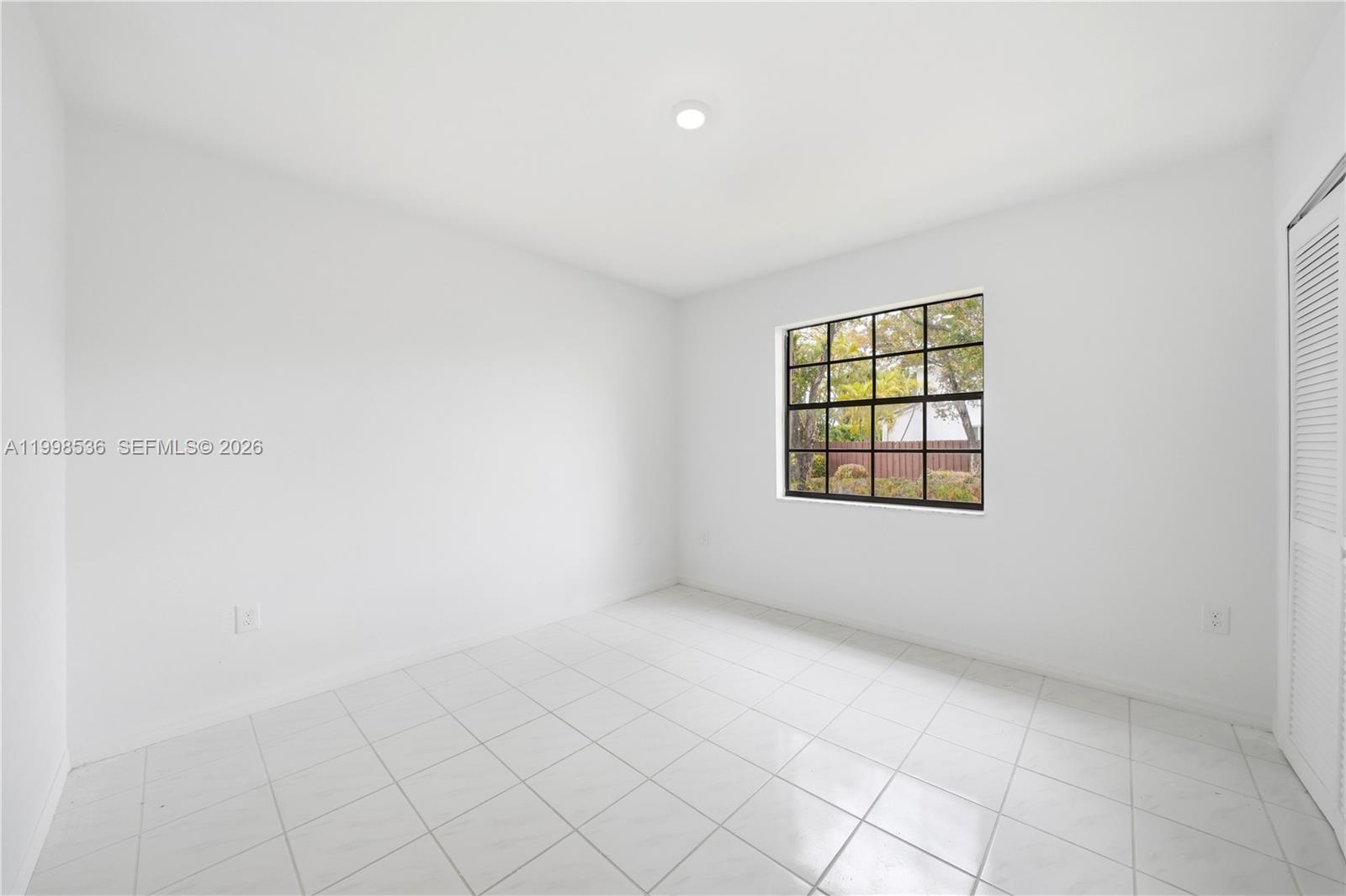 THE MANSIONS - Residential