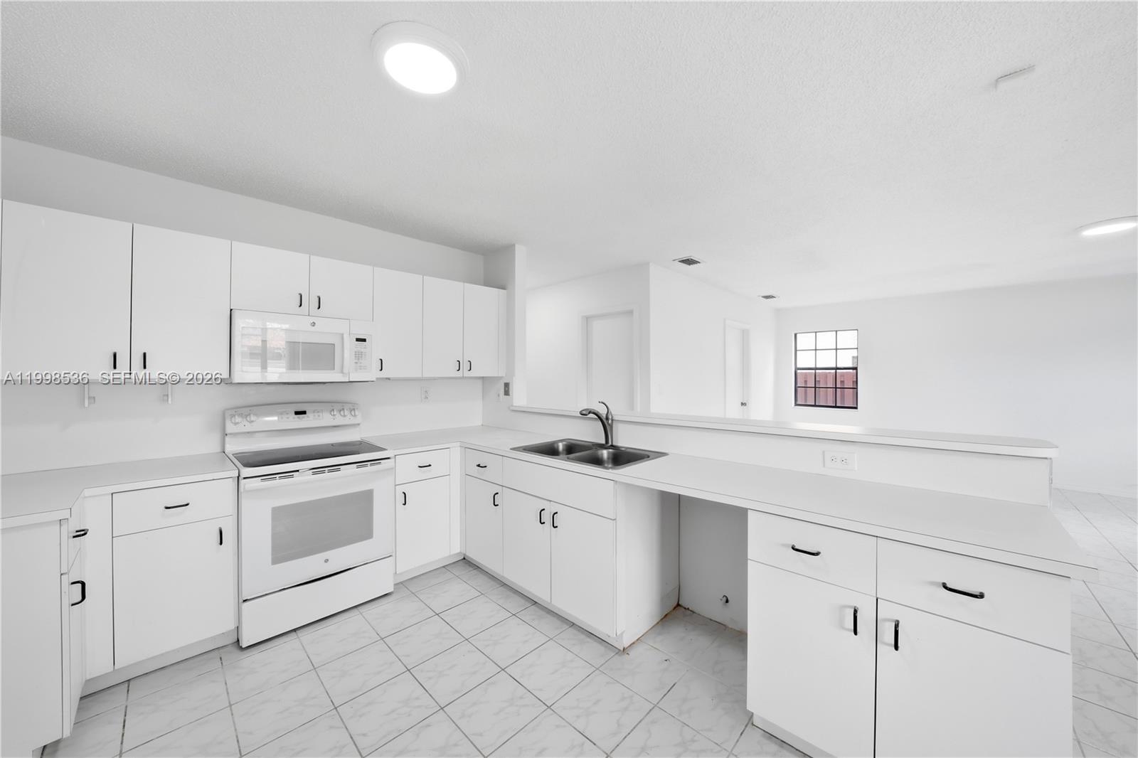 THE MANSIONS - Residential