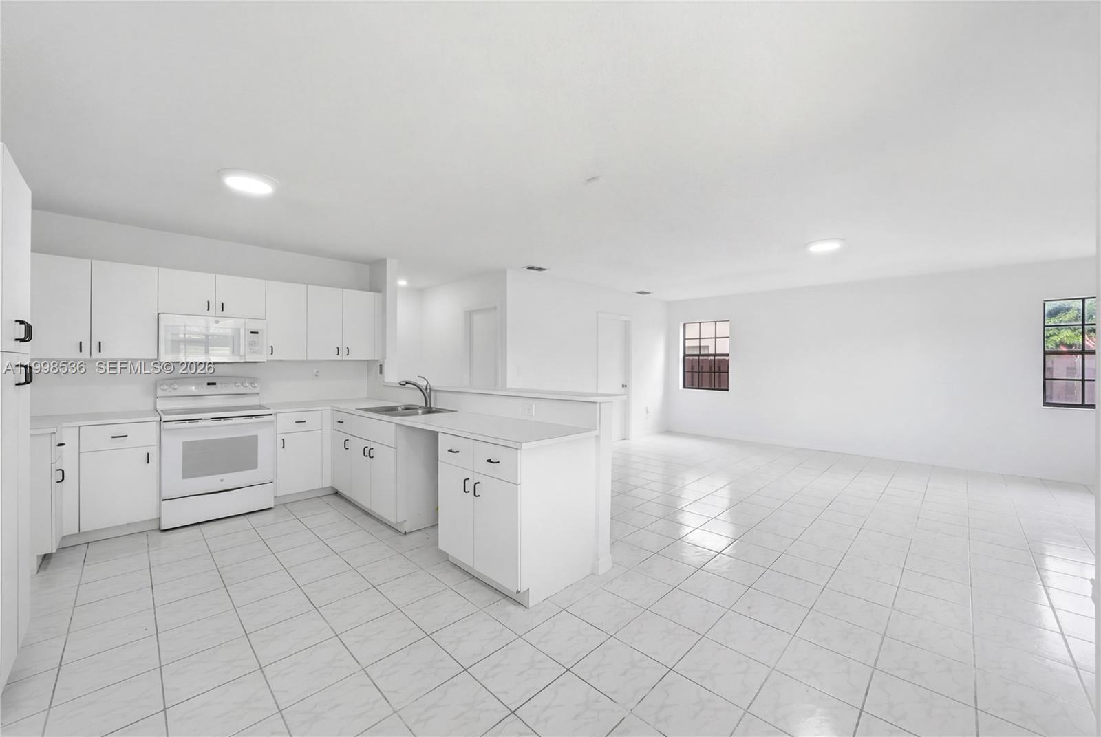 THE MANSIONS - Residential