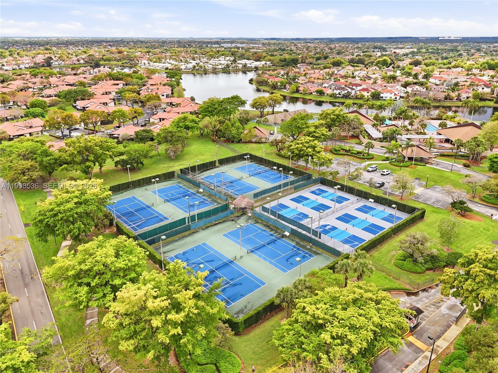 THE MANSIONS - Residential