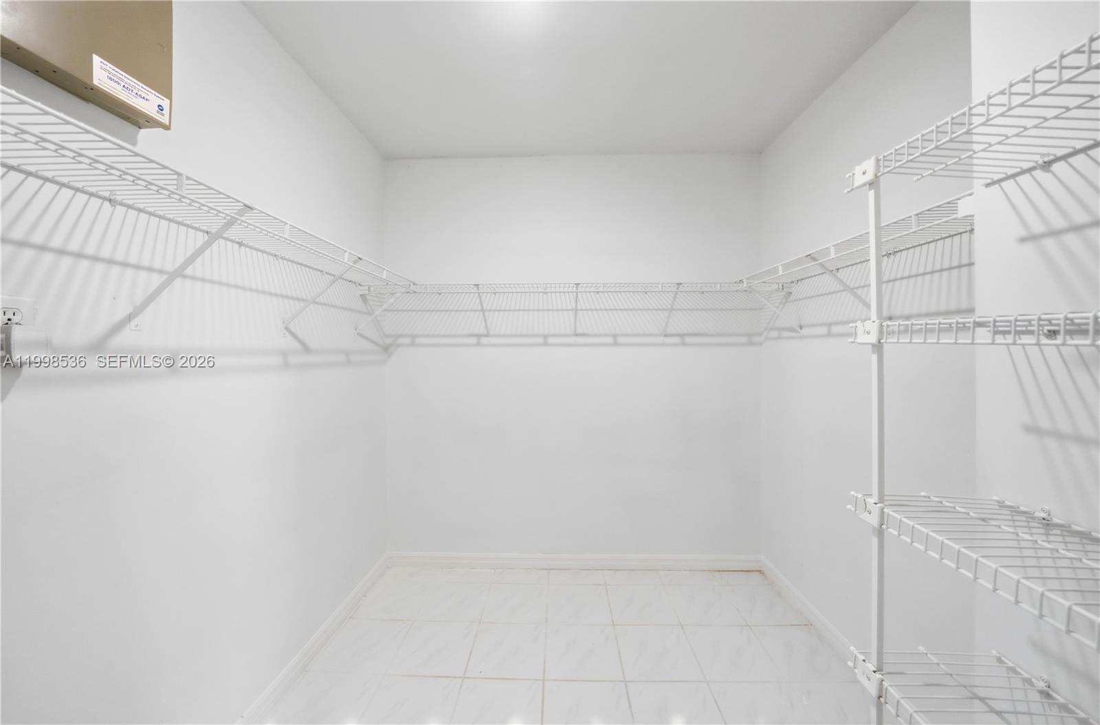 THE MANSIONS - Residential