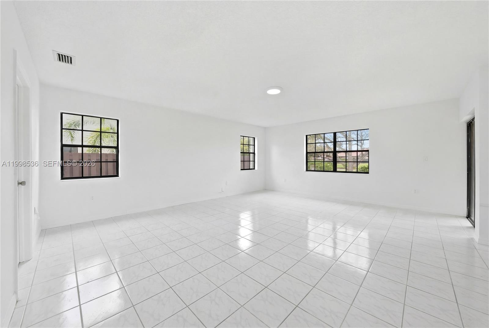 THE MANSIONS - Residential