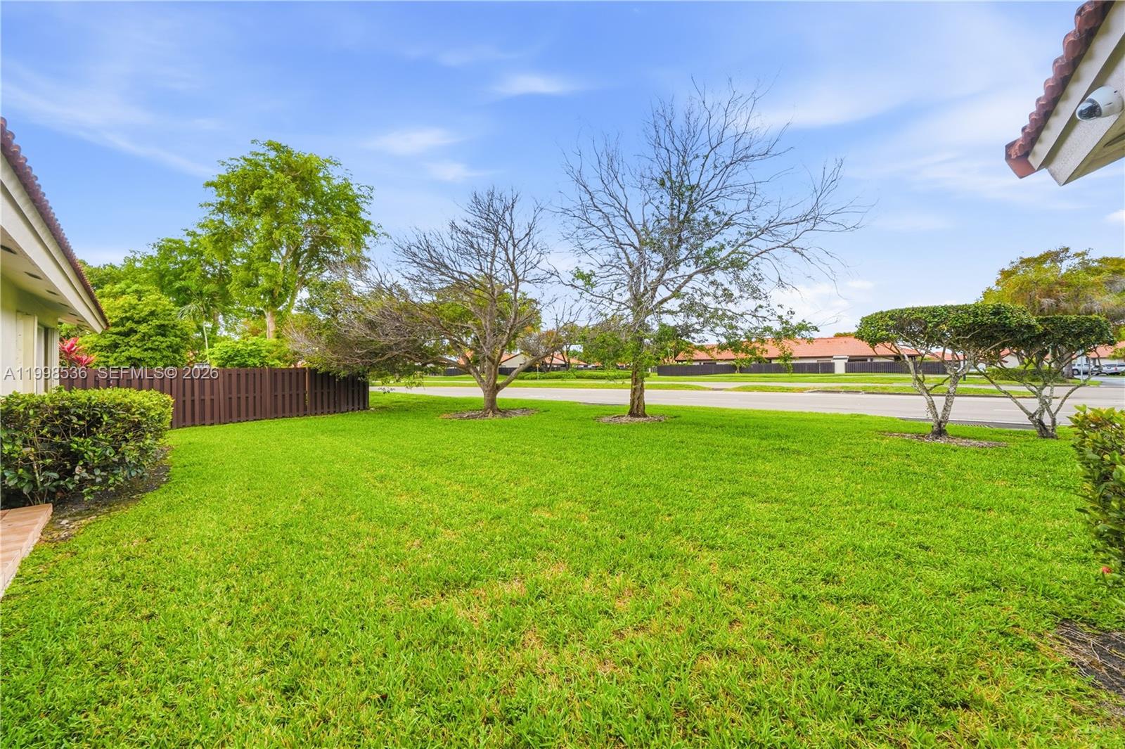 THE MANSIONS - Residential