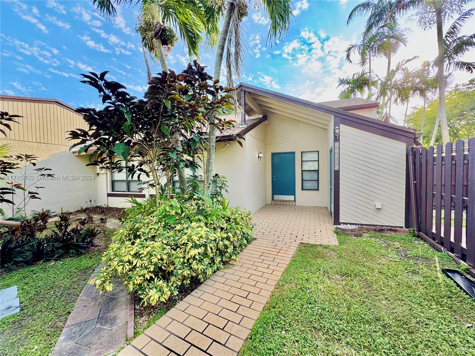Property for Sale at 11256 Sw 116th Ln 11256, Miami, Broward County, Florida - Bedrooms: 3 
Bathrooms: 2  - $464,900