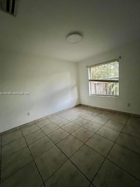 HOLLYWOOD LITTLE RANCHES - Residential Lease