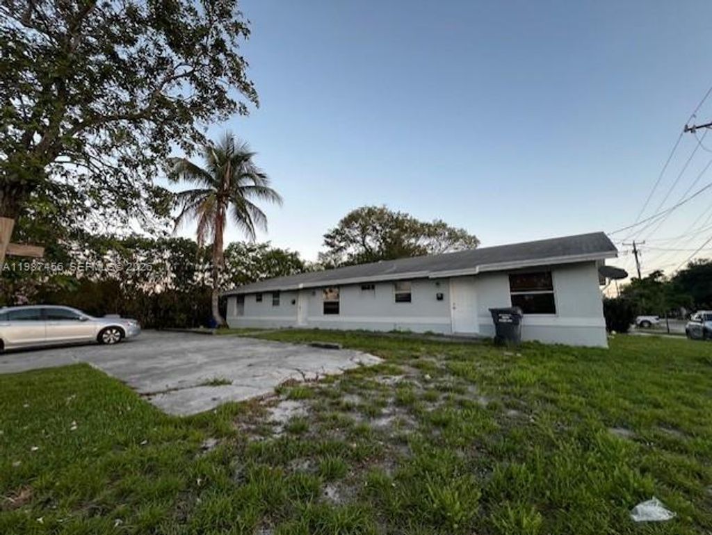 Photo of 2746 Johnson St #w, Hollywood, FL 33020 (MLS # A11987456)