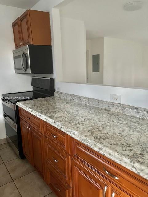 HOLLYWOOD LITTLE RANCHES - Residential Lease