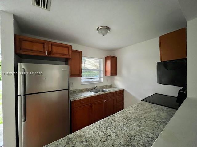 HOLLYWOOD LITTLE RANCHES - Residential Lease