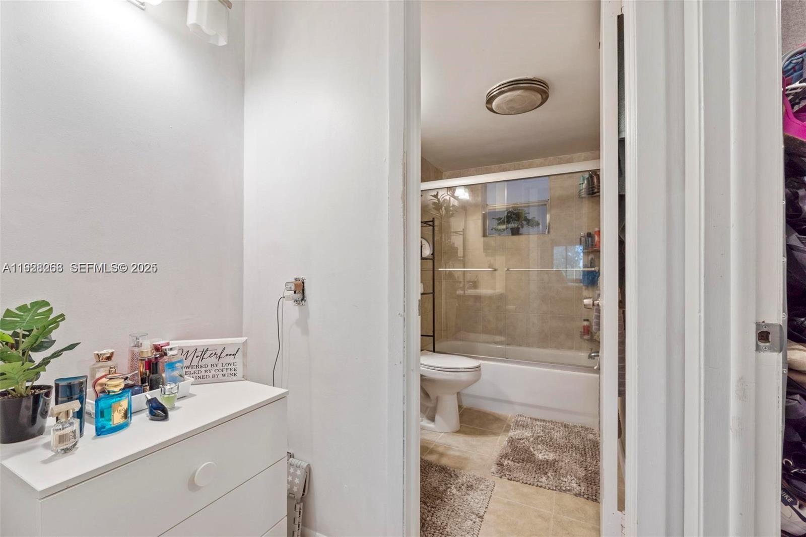 ARROWHEAD CONDO NO IX - Residential