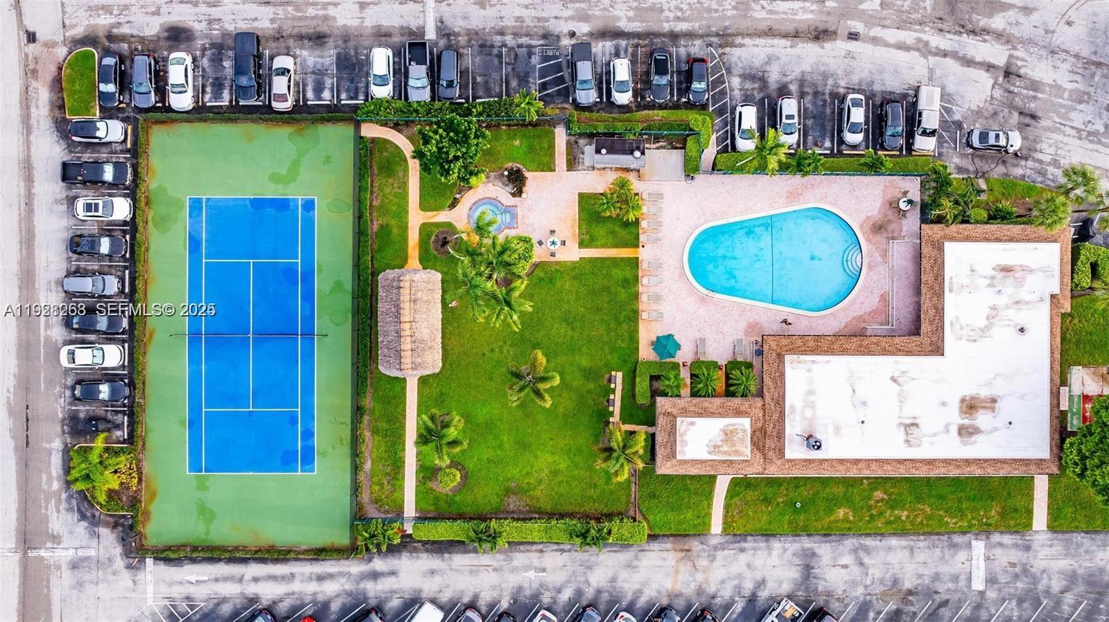 ARROWHEAD CONDO NO IX - Residential