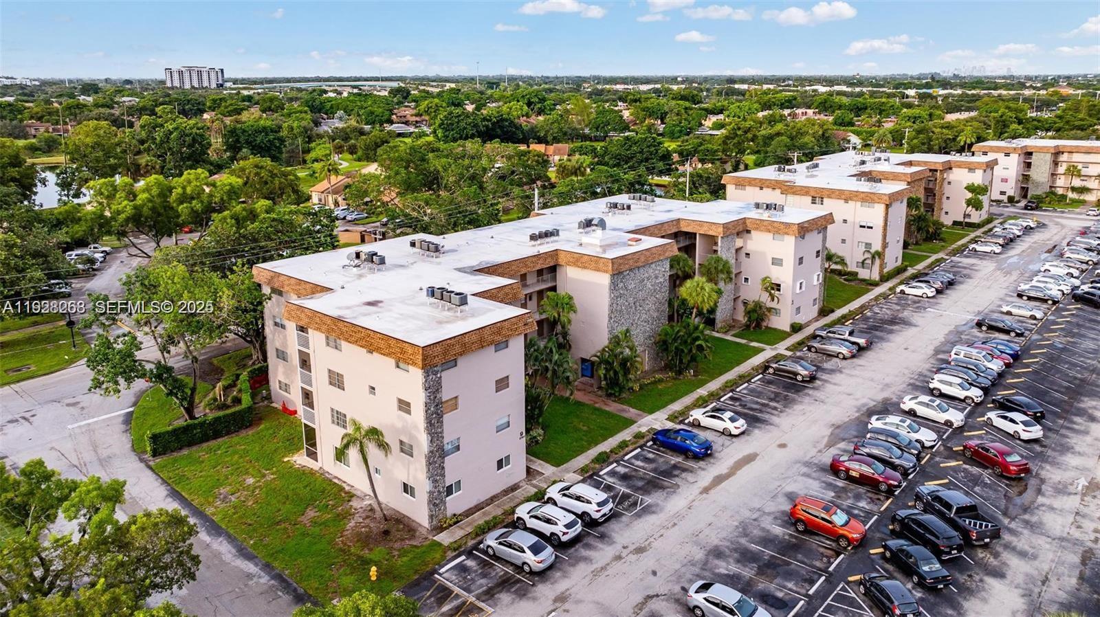 ARROWHEAD CONDO NO IX - Residential