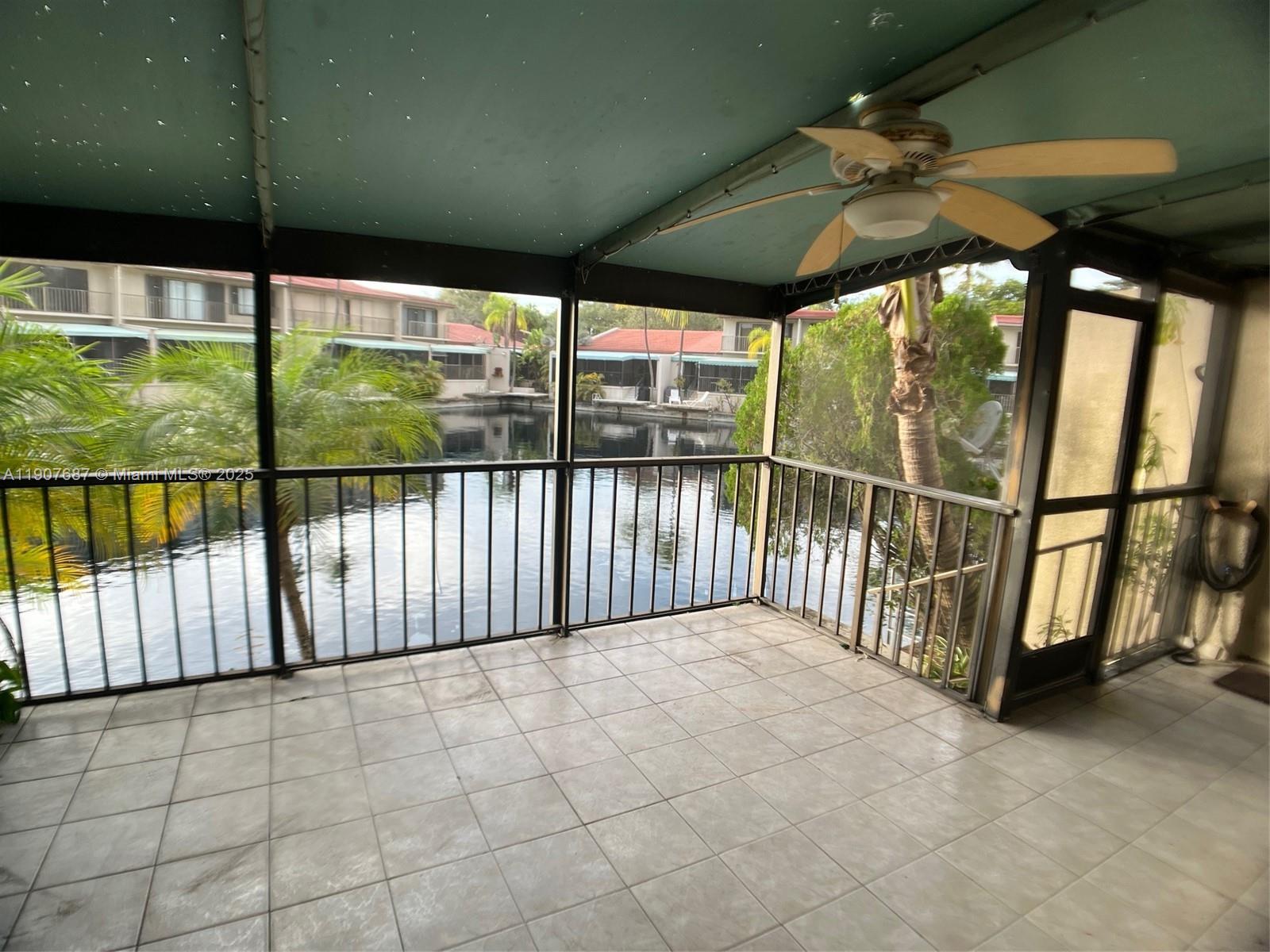 MIAMI LAKES - LAKE SANDRA - Residential