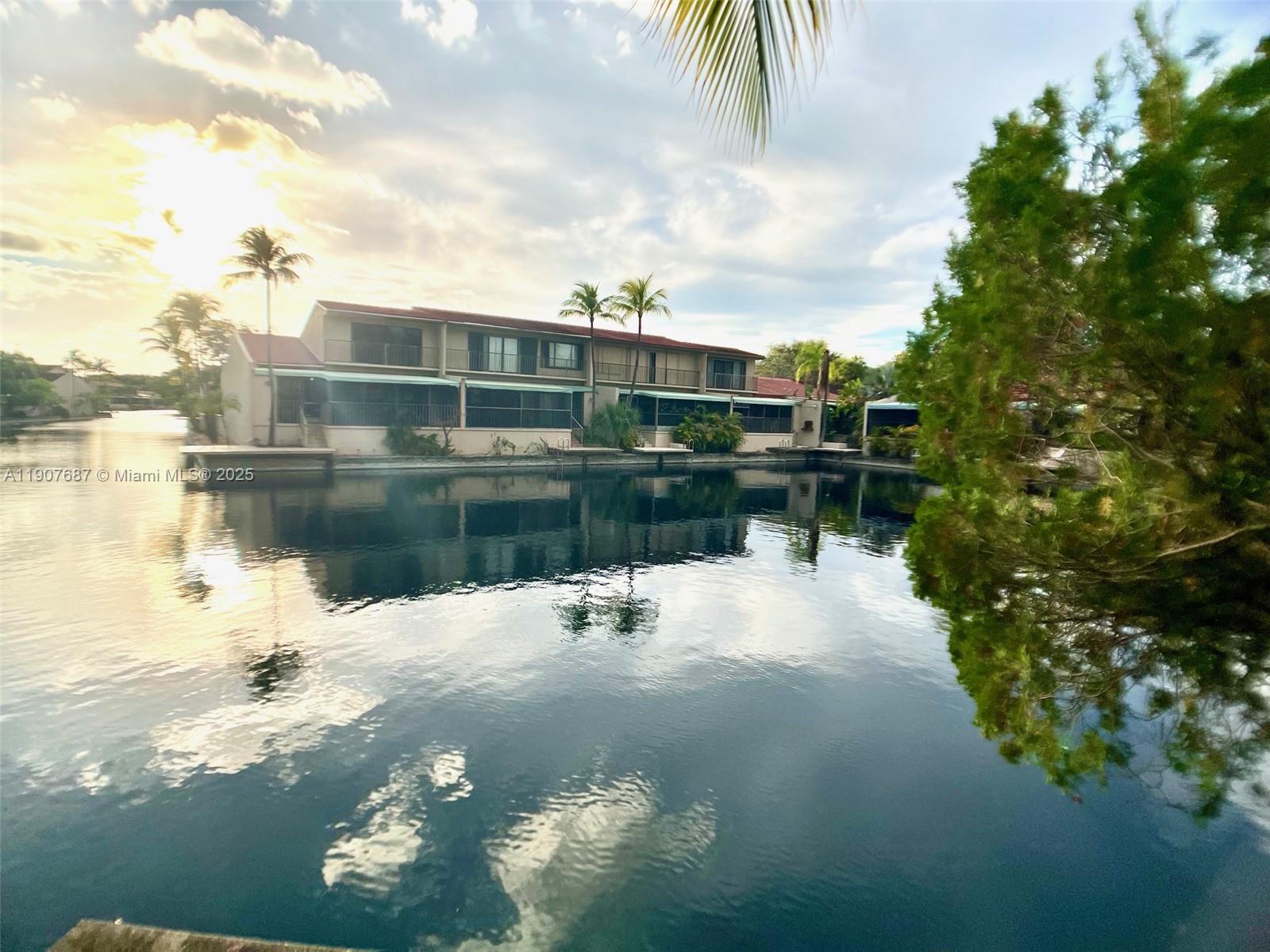 MIAMI LAKES - LAKE SANDRA - Residential