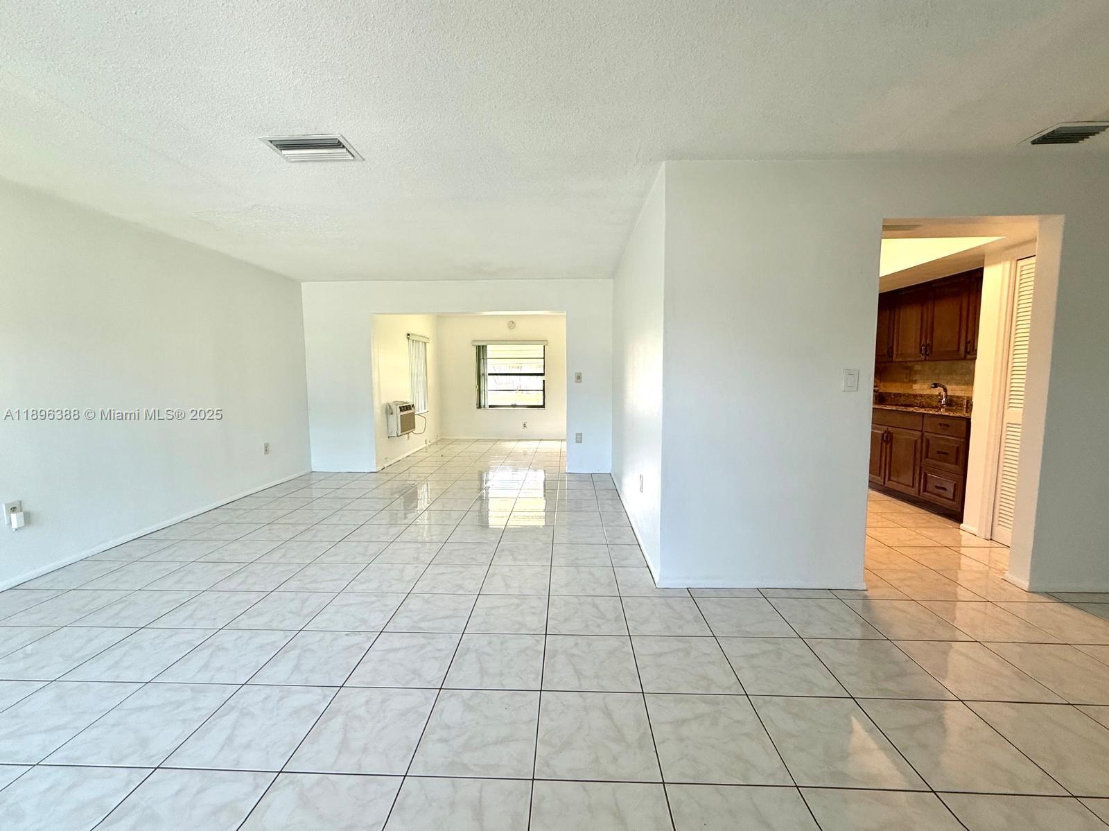 SUNRISE GOLF VILLAGE FIRS - Residential