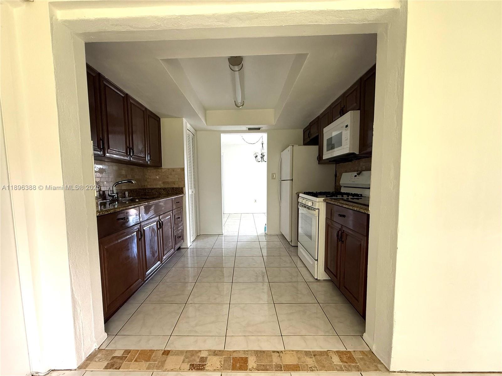 SUNRISE GOLF VILLAGE FIRS - Residential