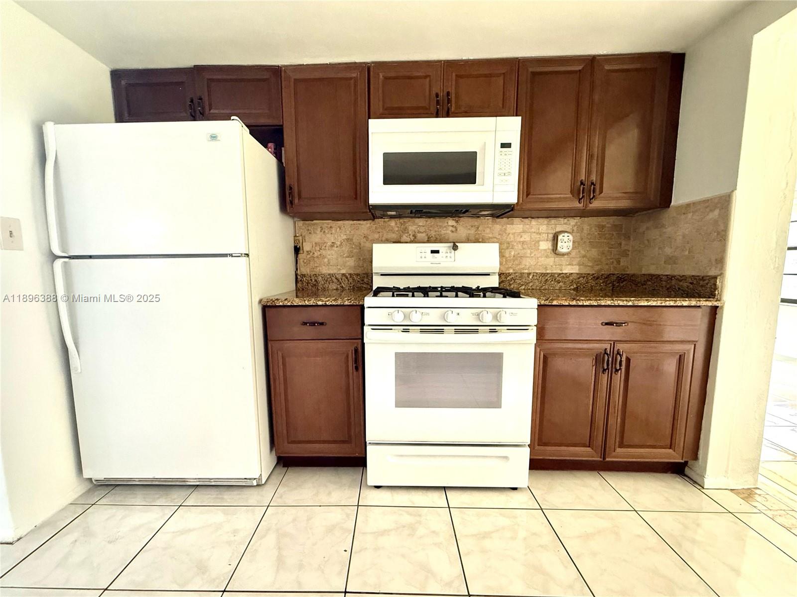 SUNRISE GOLF VILLAGE FIRS - Residential