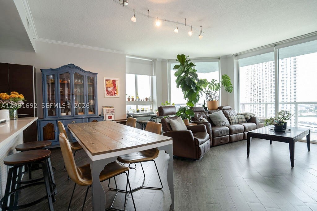 1900 N Bayshore Dr 2018