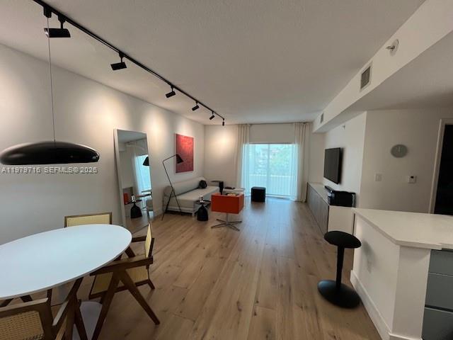 DOUGLAS GRAND CONDO - Residential