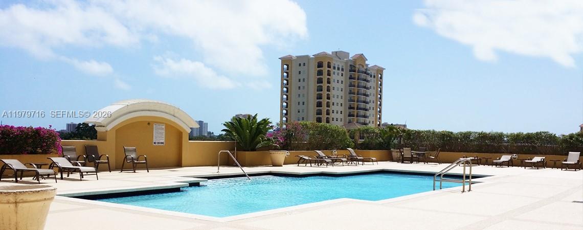 DOUGLAS GRAND CONDO - Residential