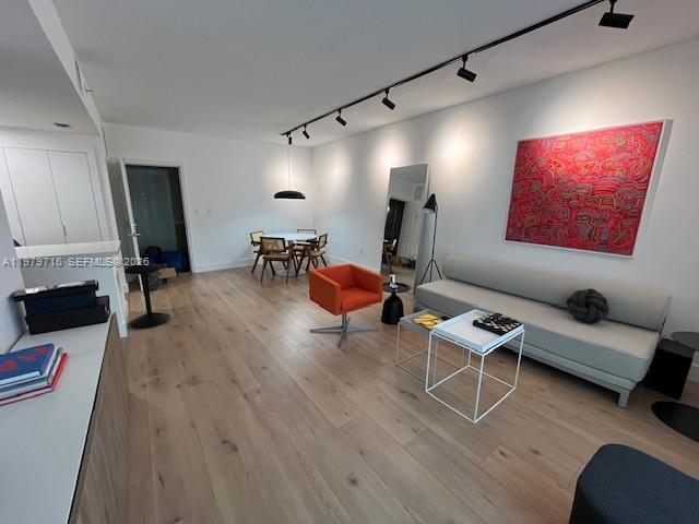 DOUGLAS GRAND CONDO - Residential